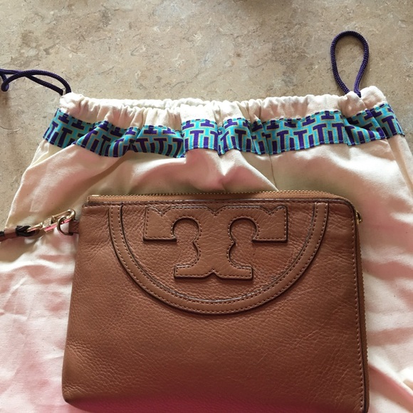 tory burch large wristlet